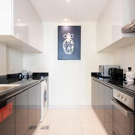 Urban Retreat: Sea View Apartment In Dubai Marina Exterior photo