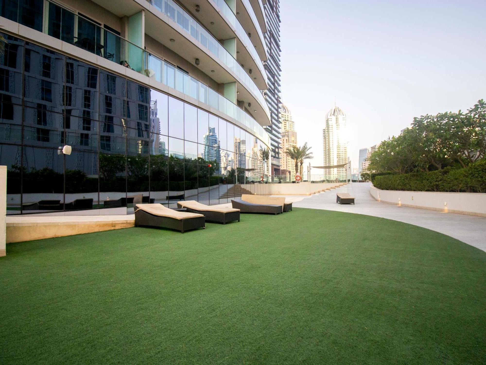 Urban Retreat: Sea View In Marina Appartement *